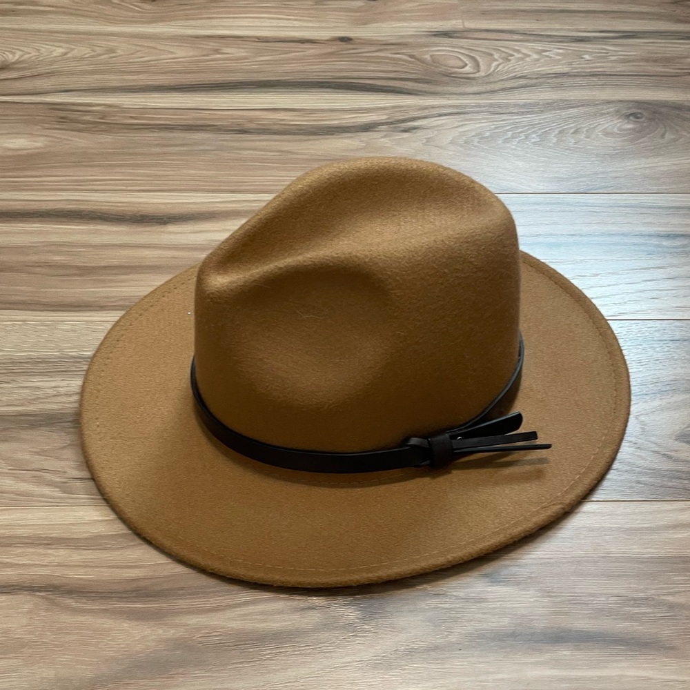 -Women’s Felt Brimmed Hat-